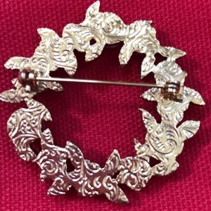 Vintage Jewelry - Vintage Pearl & Flower Brooch Vintage Jewelry - Vintage Pearl & Flower Brooch